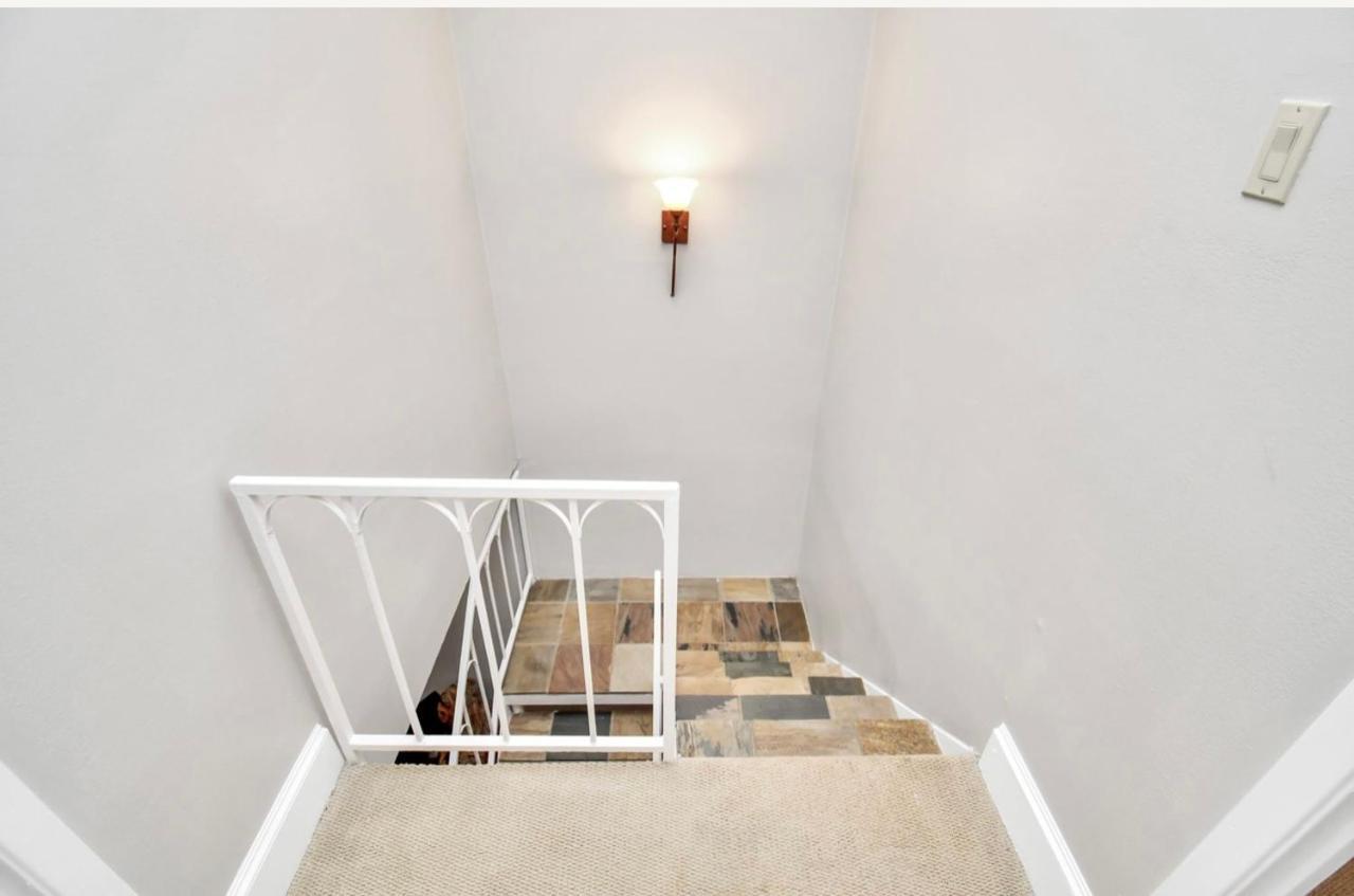 Stunning Private Room In Town Home Houston Eksteriør bilde